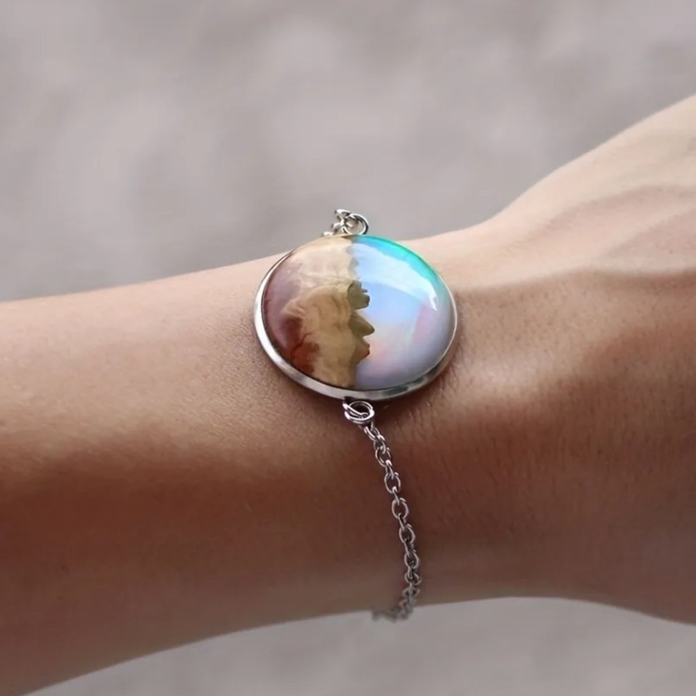 Silver Chain Bracelet with Multicolor Stone